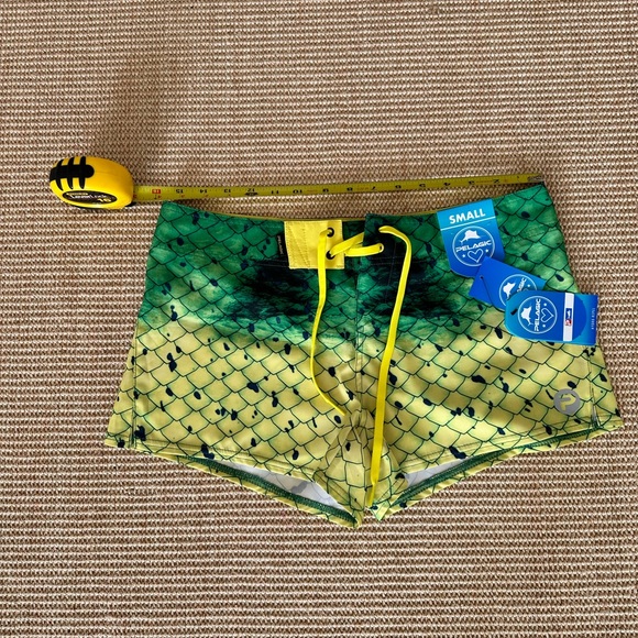 NWT Small Women’s Pelagic Waikiki Shorts - Picture 2 of 6